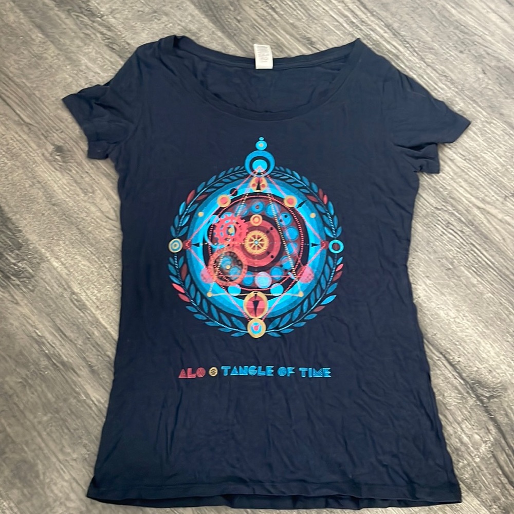 ALO Tangle of Time Womens Tshirt